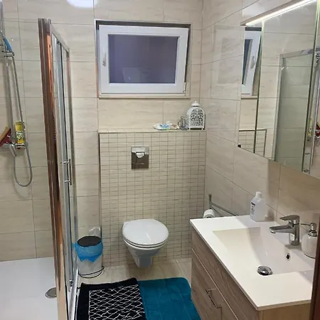Schönes Alina,mit Meerblick ,strand 100m Apartment Podstrana