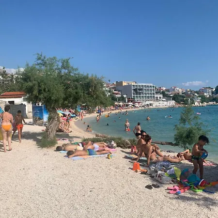 Schönes Alina,mit Meerblick ,strand 100m Apartment
